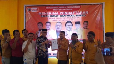 Raidin Pinim Kembali Merapat Ke Pantai Hanura Usai Resmi Mengambil Formulir Pendaftaran